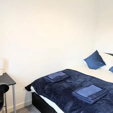 Danebury House Sleeps 13 With Parking * York