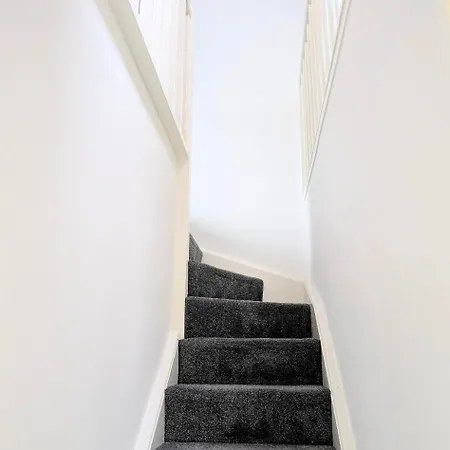 Danebury House Sleeps 13 With Parking * York