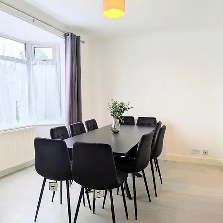 Ferienhaus Danebury House Sleeps 13 With Parking York