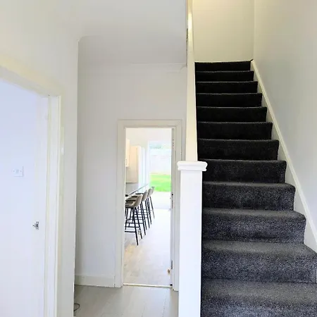 Ferienhaus Danebury House Sleeps 13 With Parking York