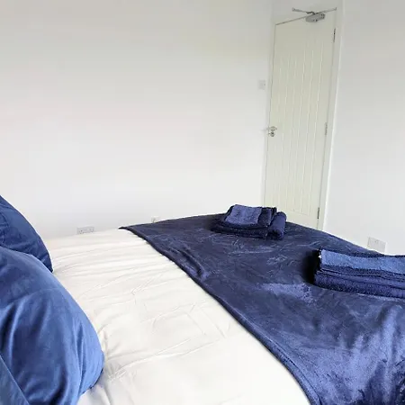 Ferienhaus Danebury House Sleeps 13 With Parking