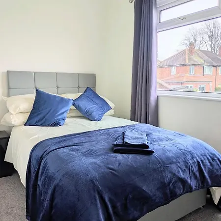 Danebury House Sleeps 13 With Parking Ferienhaus York