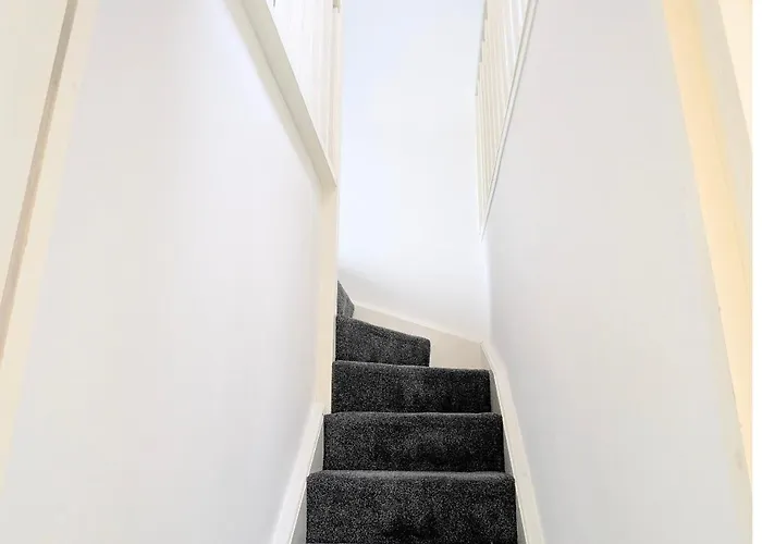 Danebury House Sleeps 13 With Parking * York