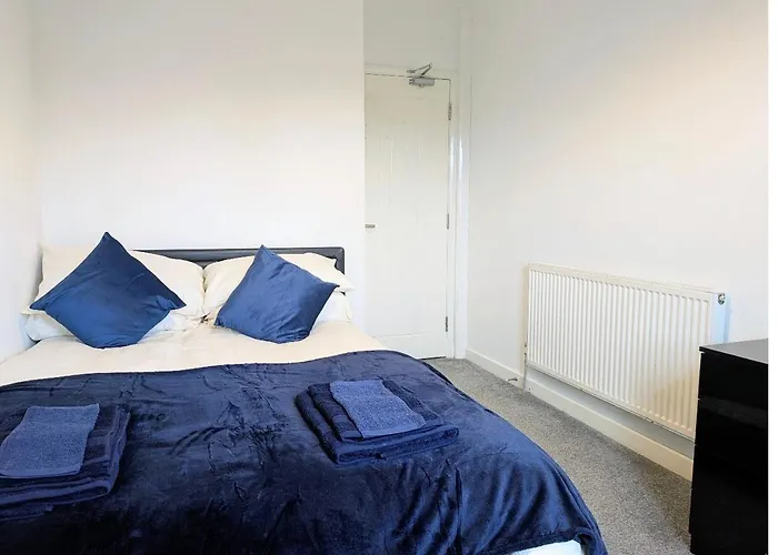 Сasa de vacaciones Danebury House Sleeps 13 With Parking York