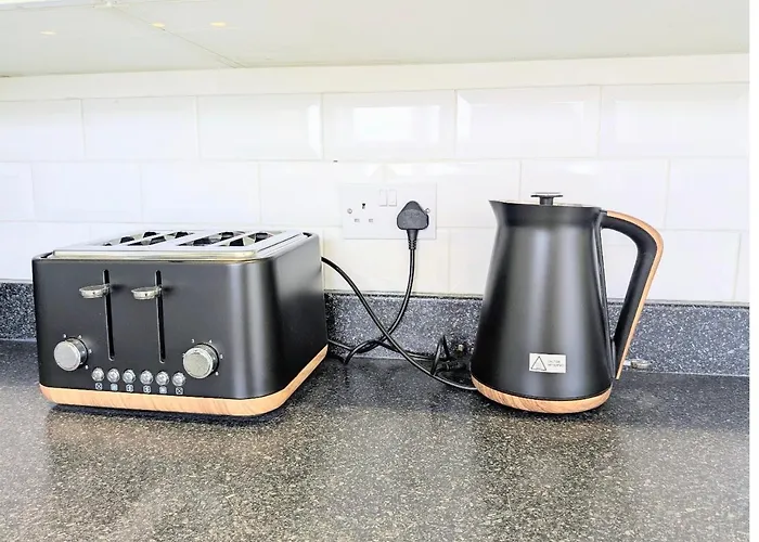 Danebury House Sleeps 13 With Parking * York