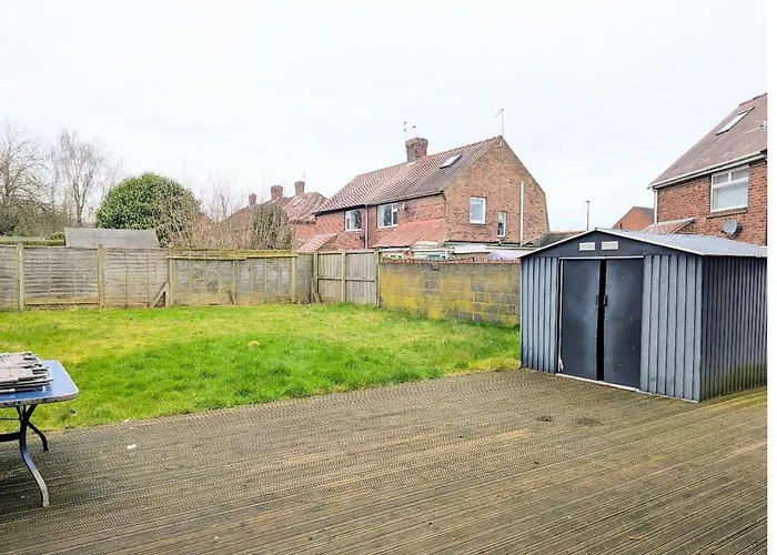 Сasa de vacaciones Danebury House Sleeps 13 With Parking