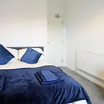 펜션 Danebury House Sleeps 13 With Parking 요크