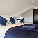 Danebury House Sleeps 13 With Parking 펜션 *