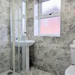 Danebury House Sleeps 13 With Parking 펜션 *